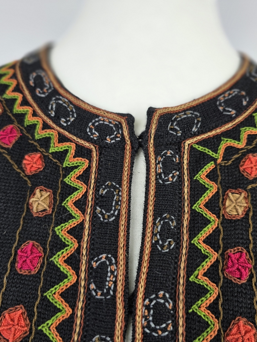 Vintage Sumac Alpaca Cardigan Embroidered Sweater Sz L Cottagecore Coastal - Picture 4 of 4